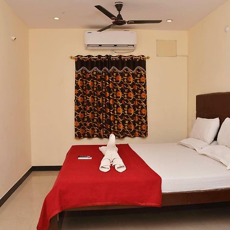 Krish Residency Hotel Мадурай Екстериор снимка
