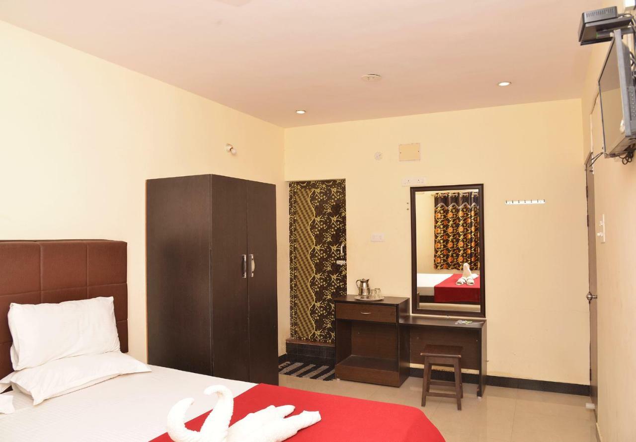 Krish Residency Hotel Мадурай Екстериор снимка