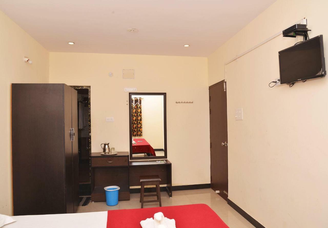 Krish Residency Hotel Мадурай Екстериор снимка