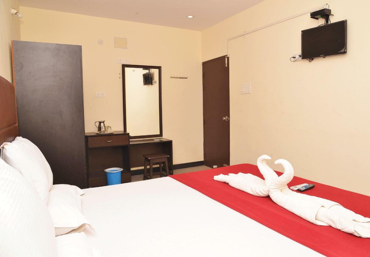 Krish Residency Hotel Мадурай Екстериор снимка