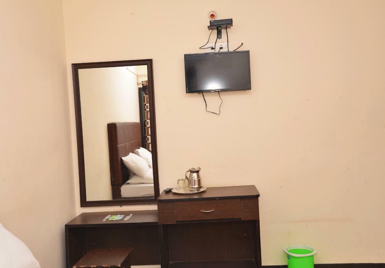 Krish Residency Hotel Мадурай Екстериор снимка